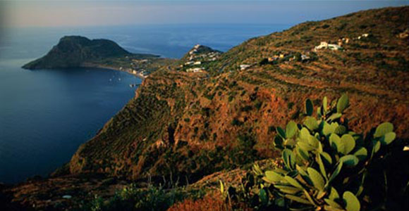 Trekking a Filicudi verso Zucco Grande